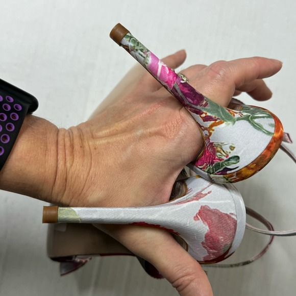 Ted Baker Ivory Neelia Floral Print Bow Heeled Sandals NEW Size 37.5 - US 7.5 - Picture 8 of 12